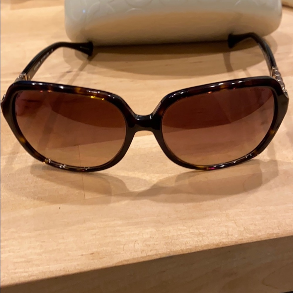 Coach sunglasses - Picture 2 of 3
